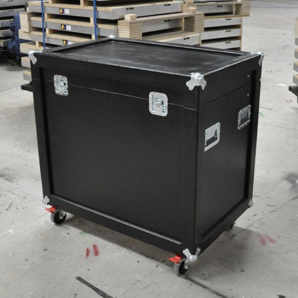 Touring Crates
Black touring crate with lockable castors, ball corners,  recessed handles and latches.
