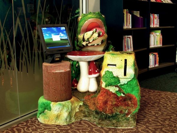 Themed Area - Mt Gambier Library
Frog Kiosk:
The self check kiosk in the children's section of the library is themed to match the surroundings
Keywords: lcdscreen,theme_furniture