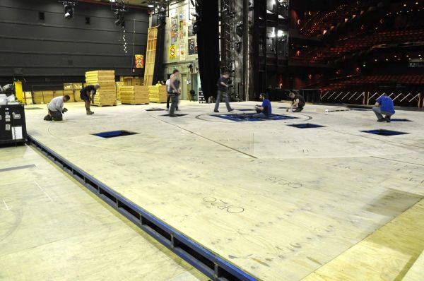 Revolving Floor 
Laying decking on the 14m revolving floor and surround modules.
